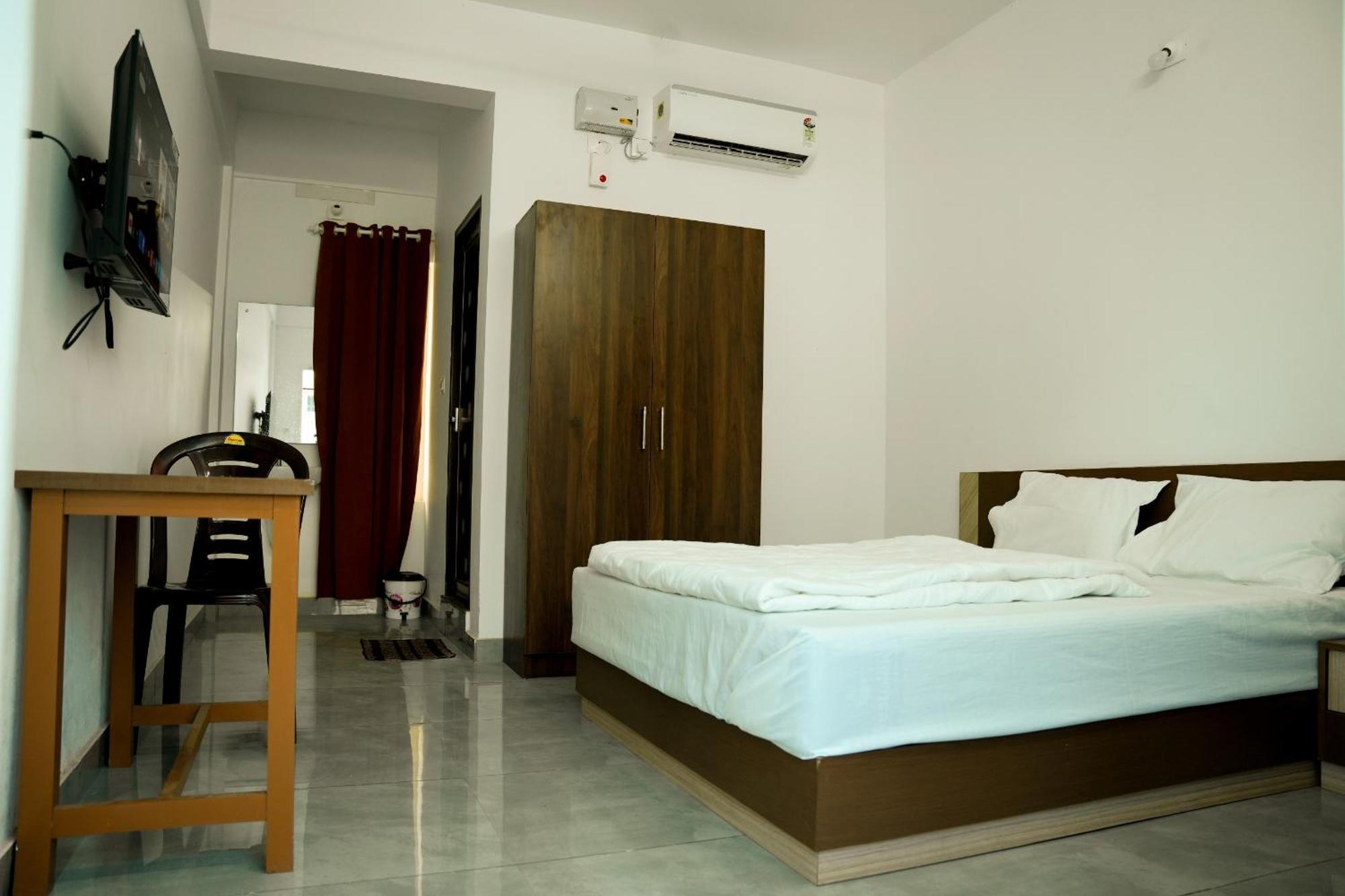 Hotel Jayalakshmi Residency Vaduvanchal Exterior foto